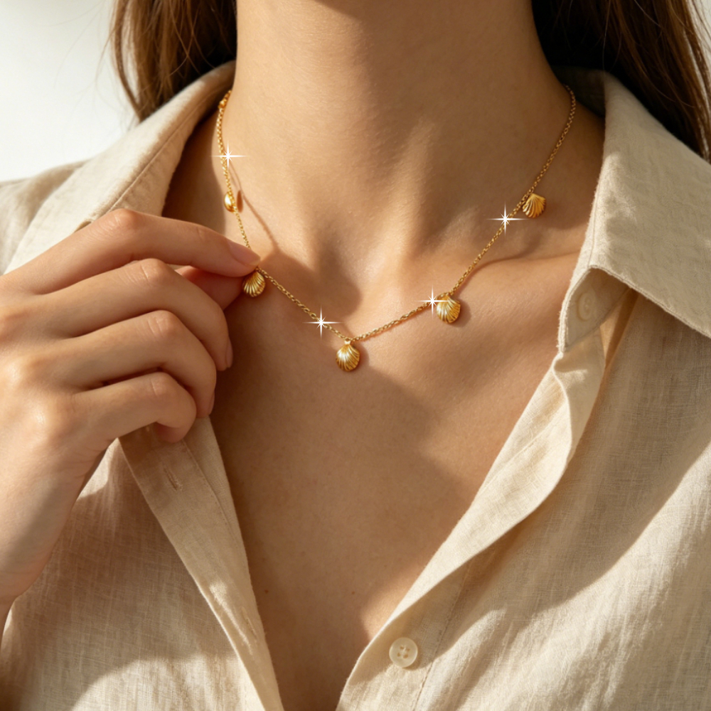 French Scallop Pendant Necklace in 18K Gold Plated